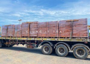 อิฐเซียน 8 รู มอก.153-2565 บรรทุกพาเลทบนรถเทรลเลอร์ พร้อมจัดส่งทั่วประเทศ | คลังอิฐไท